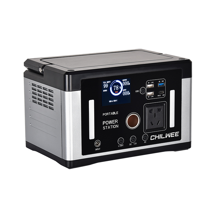 700 W-os intelligens napelemes generátor vészvilágítási töltéshez