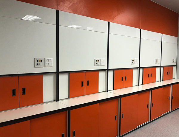 Kompakt laminált szekrények